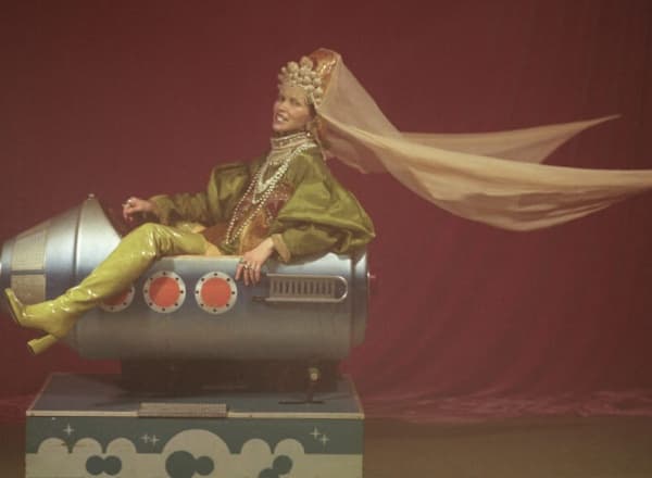 Выставка Юлдус Бахтиозиной «Игра без слов. Художественные миры Юлдус Бахтиозиной»