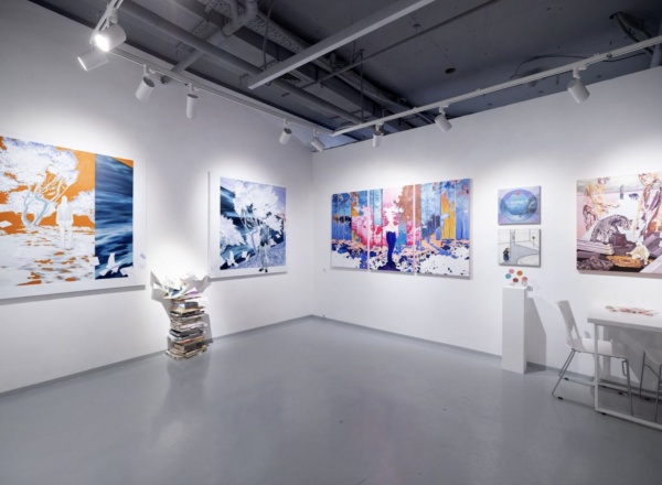 Выставка Вероники Козачёнок и Егора Корешкова «Он/Она» Выставка Вероники Козачёнок и Егора Корешкова «Он/Она»