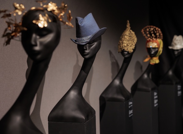 Выставка дизайнера Яниса Чамалиди «Нон-финито» Выставка дизайнера Яниса Чамалиди «Нон-финито»