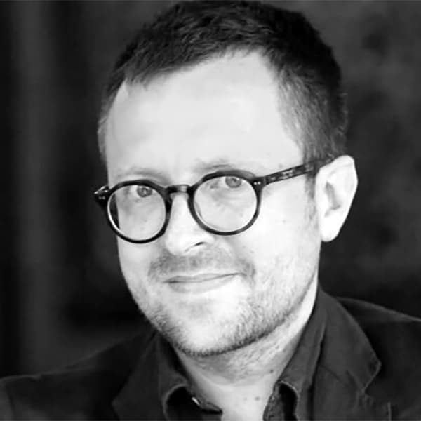 Хьюго Макдональд, куратор выставки