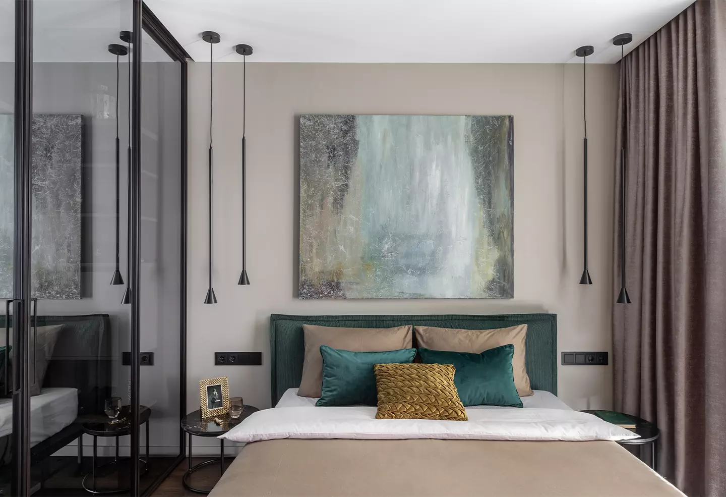 Изумрудные акценты в интерьере квартиры для молодого бизнесмена — проект Ксении Мицкевич