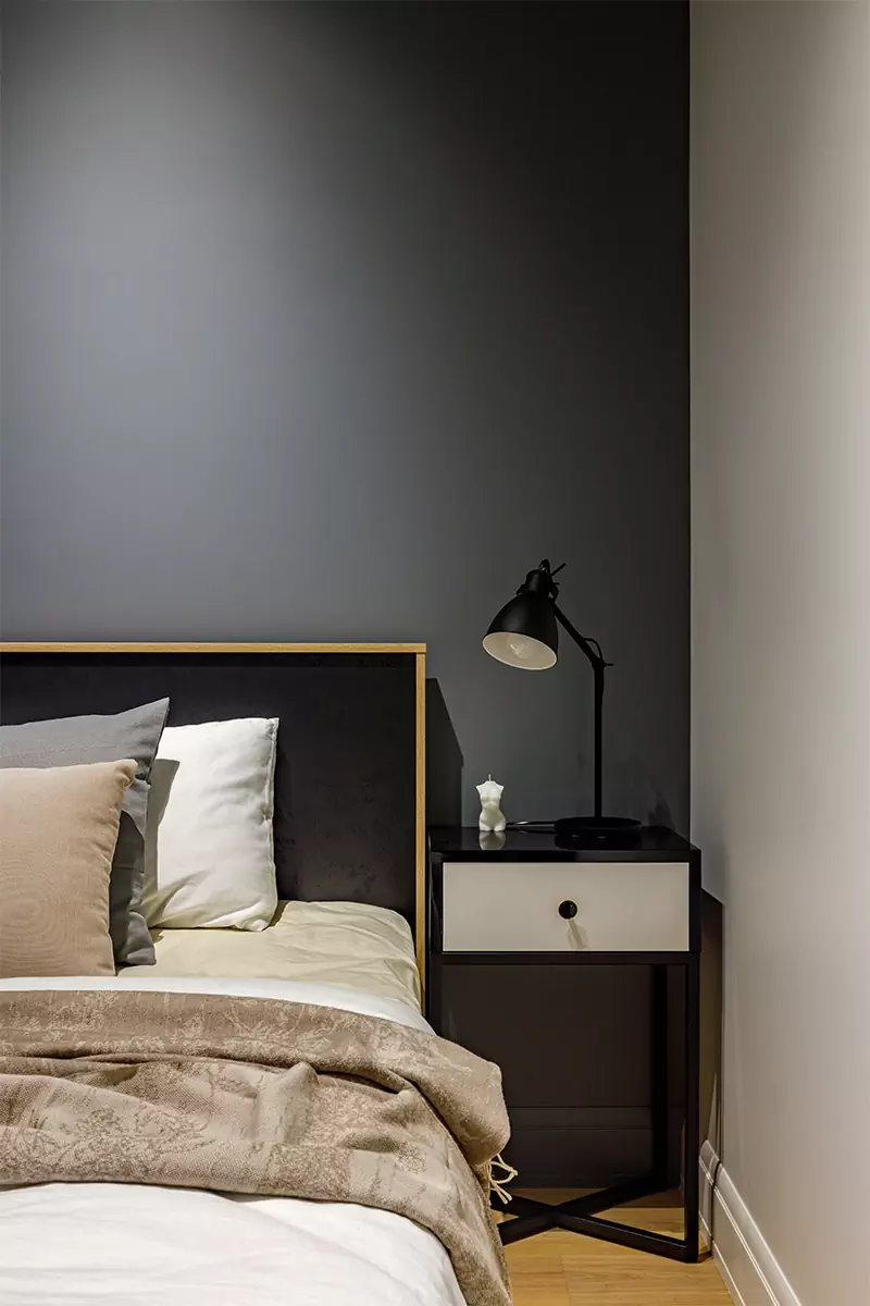 Расслабляющий интерьер квартиры с проходной кухней — проект I+E Spaces Studio