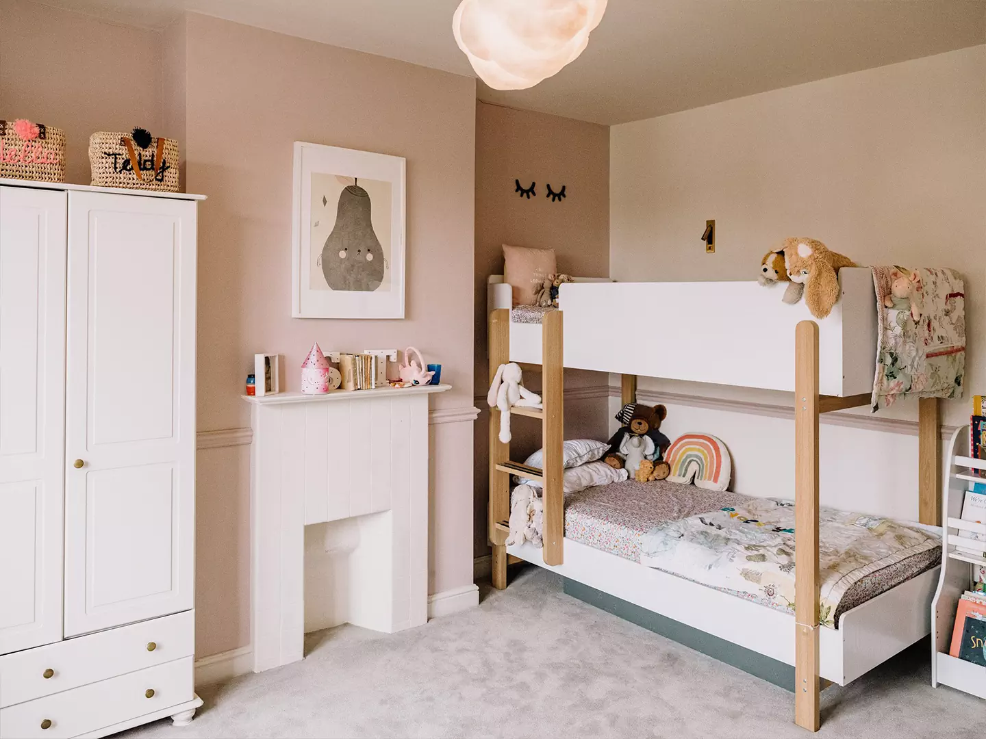 Наполненный природными фактурами интерьер дома в пригороде Лондона — проект студии The Mint List