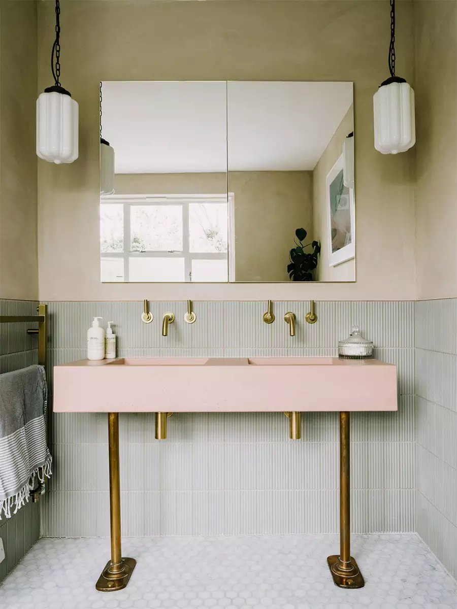 Наполненный природными фактурами интерьер дома в пригороде Лондона — проект студии The Mint List