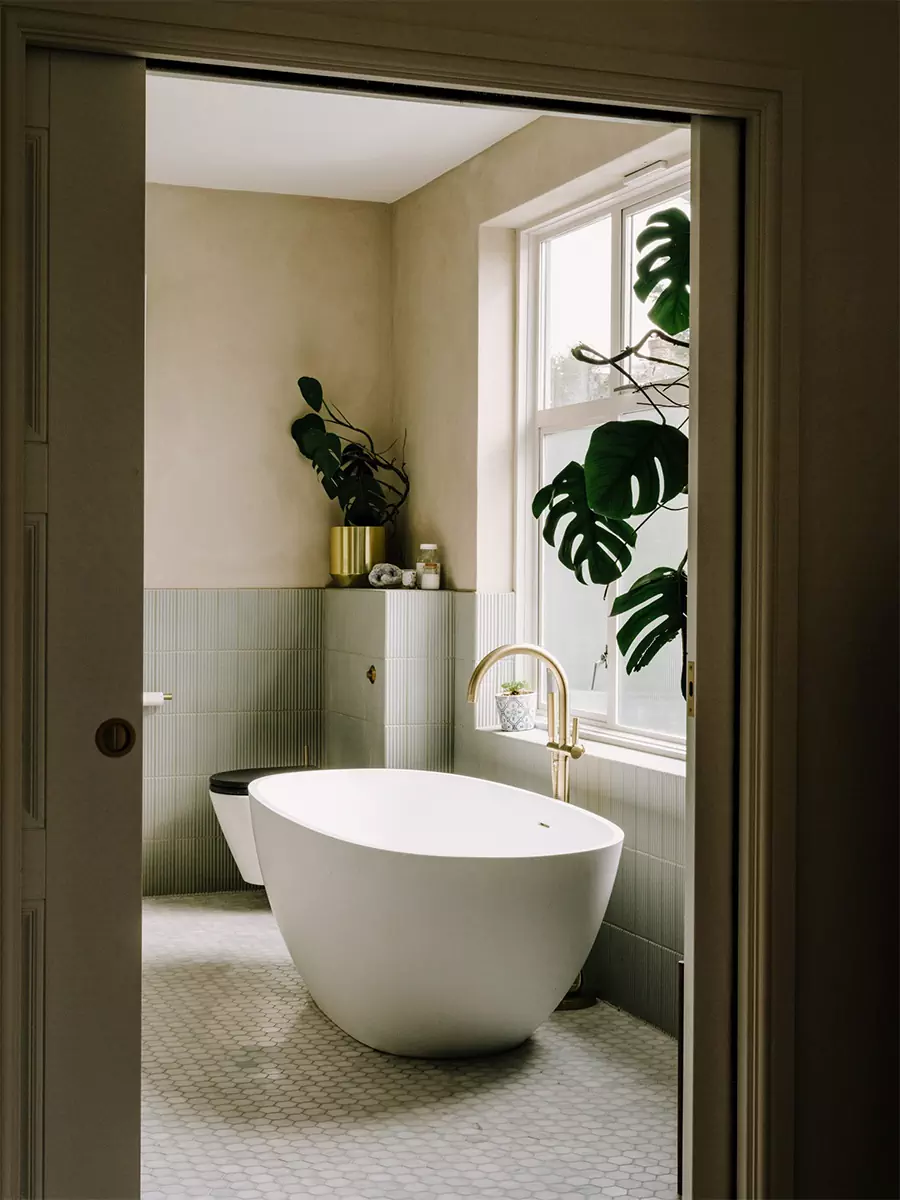 Наполненный природными фактурами интерьер дома в пригороде Лондона — проект студии The Mint List