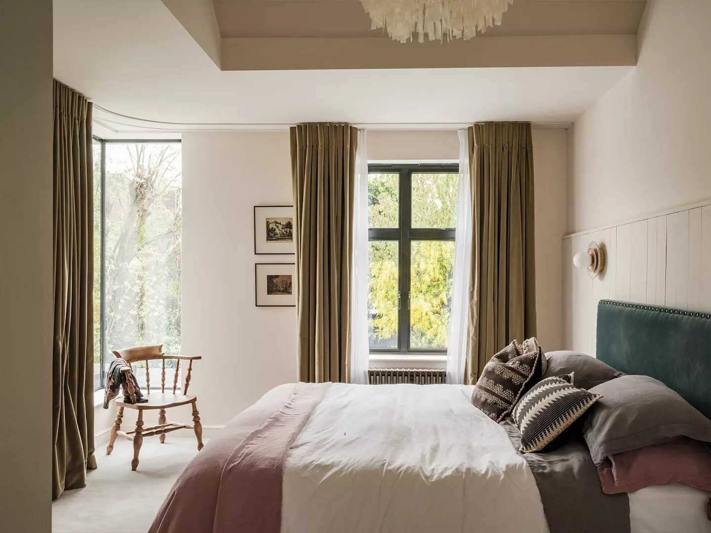 Наполненный природными фактурами интерьер дома в пригороде Лондона — проект студии The Mint List