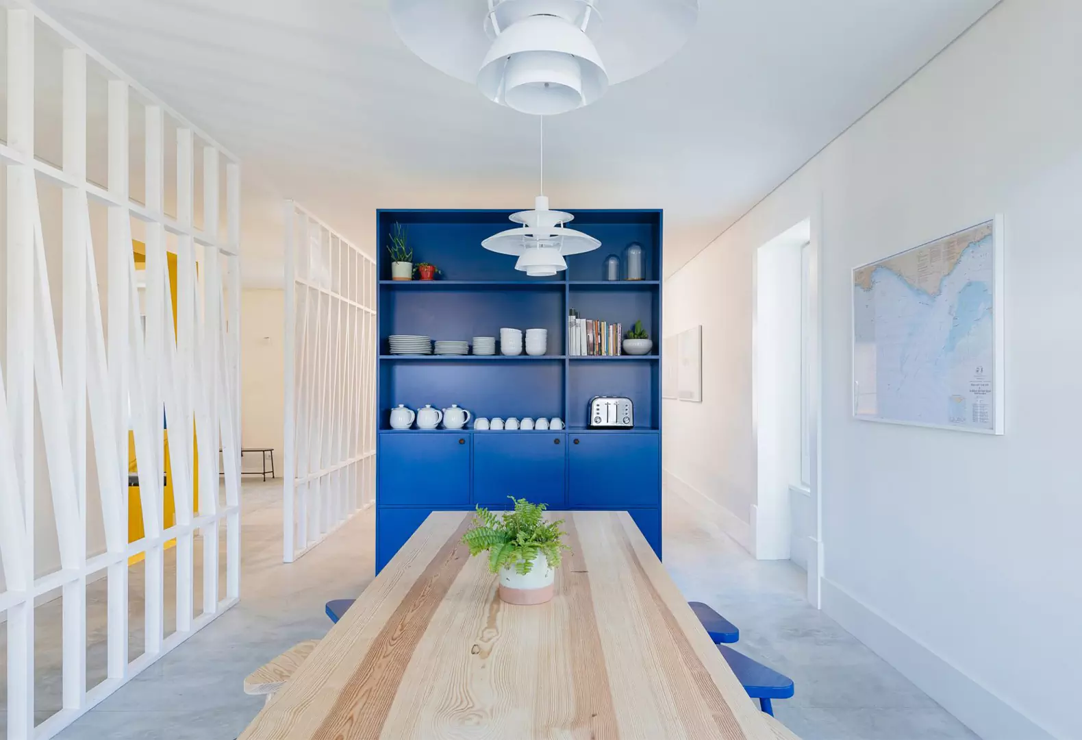 Хостел в бывшем семейном коттедже, Кашкайш, Проект Aurora Arquitectos и Furo. Фото: Do Mal o Menos