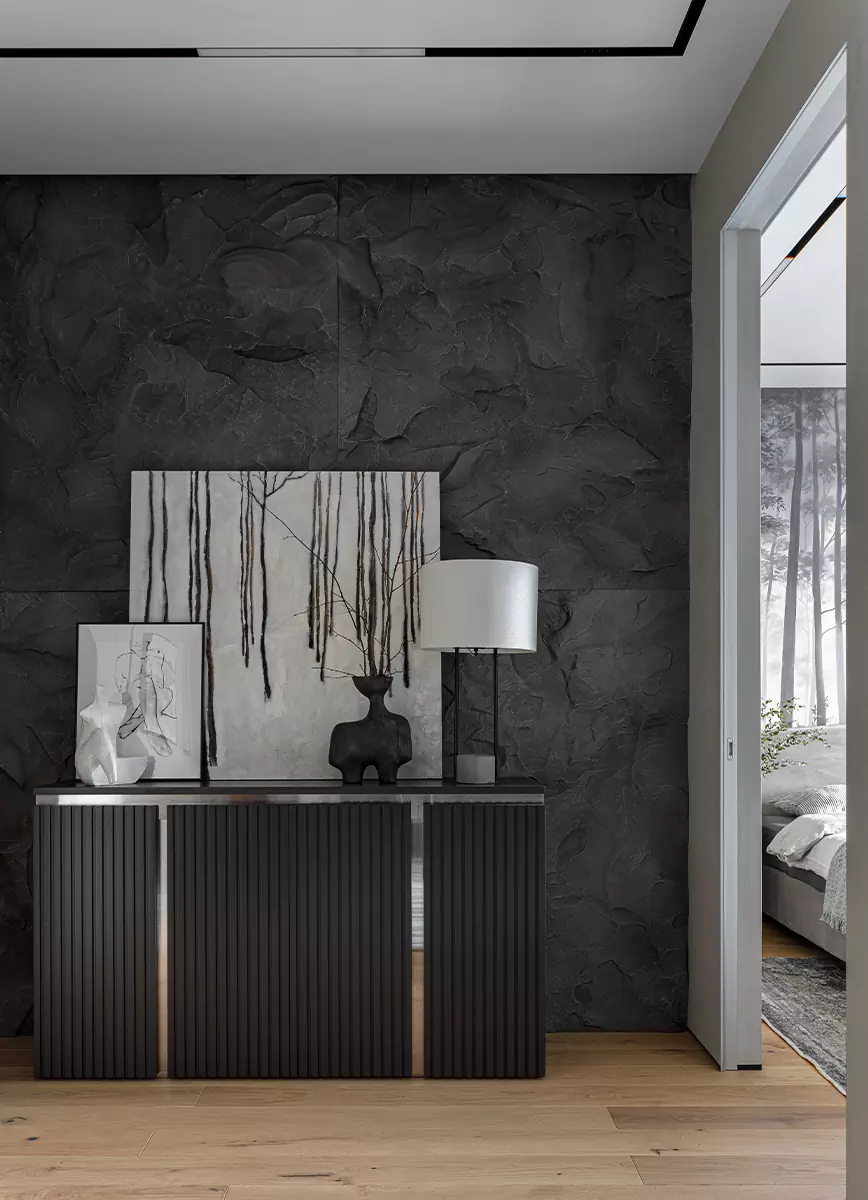 Уютный интерьер квартиры с акцентной стеной в ванной комнате — проект Brimmer Design Buro