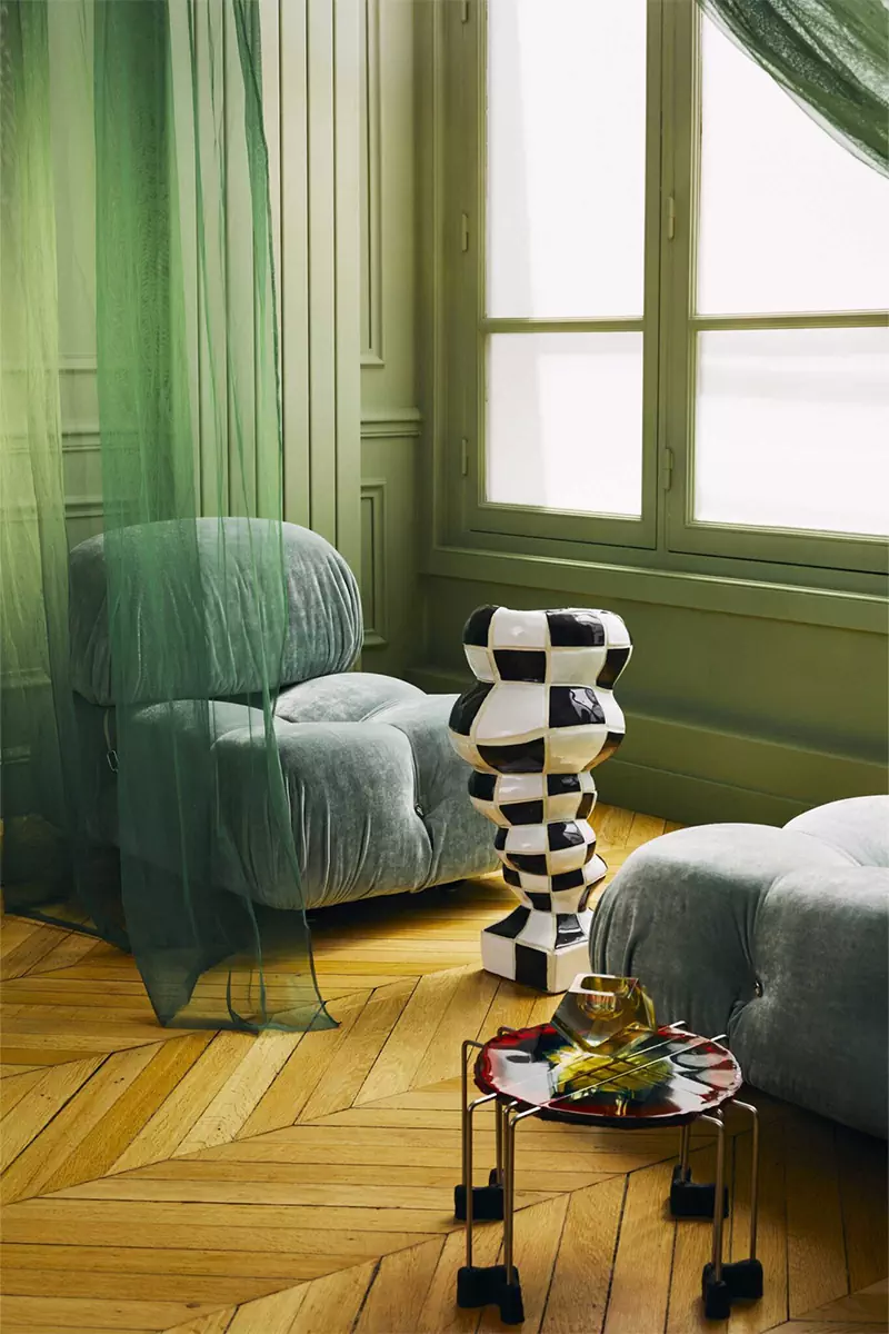 Буйство красок в интерьере парижской квартиры для двух ювелиров — проект коллектива Uchronia