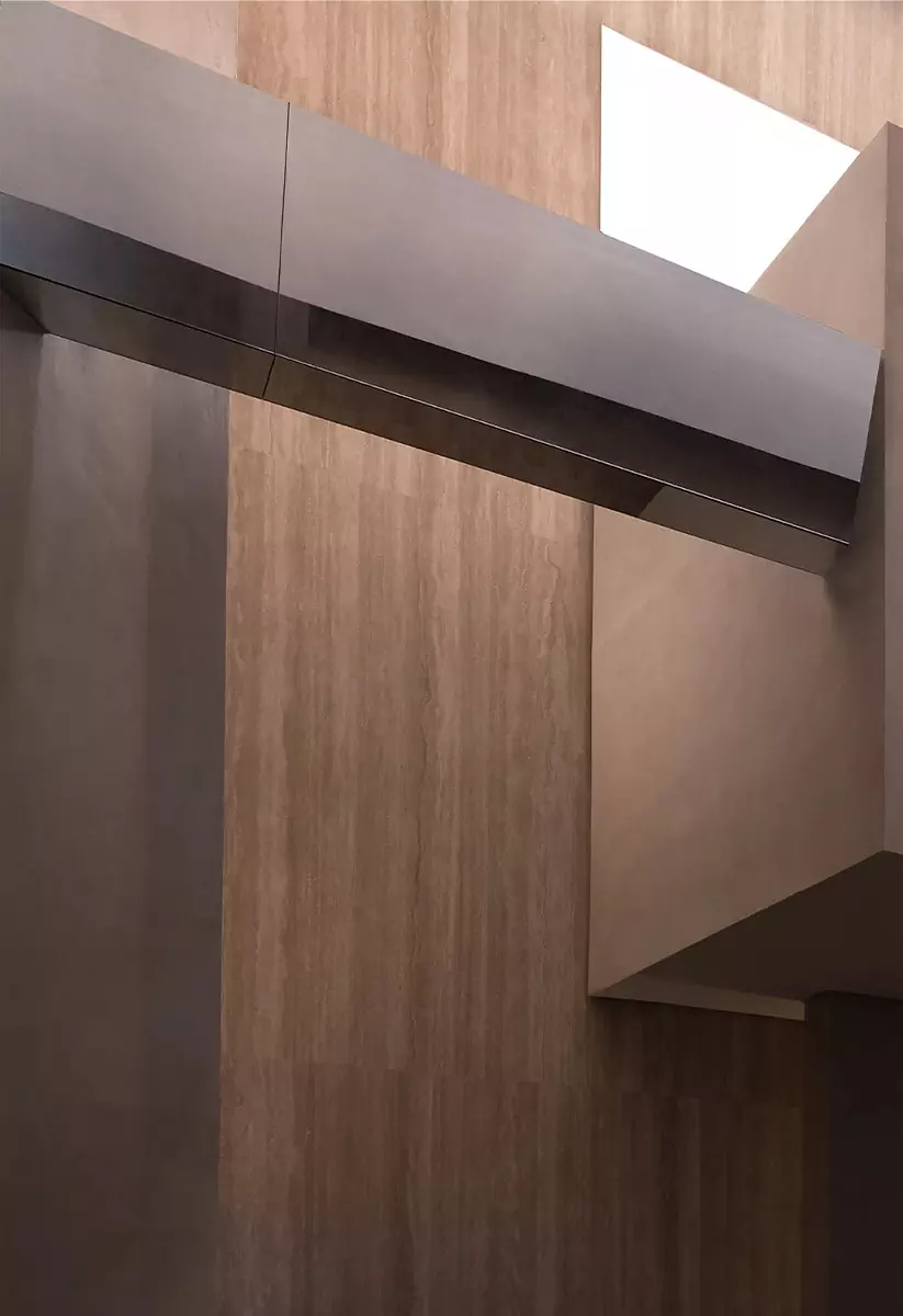 Ломаные линии и сложная геометрия в интерьере выставочного зала в Китае — проект Topway Space Design