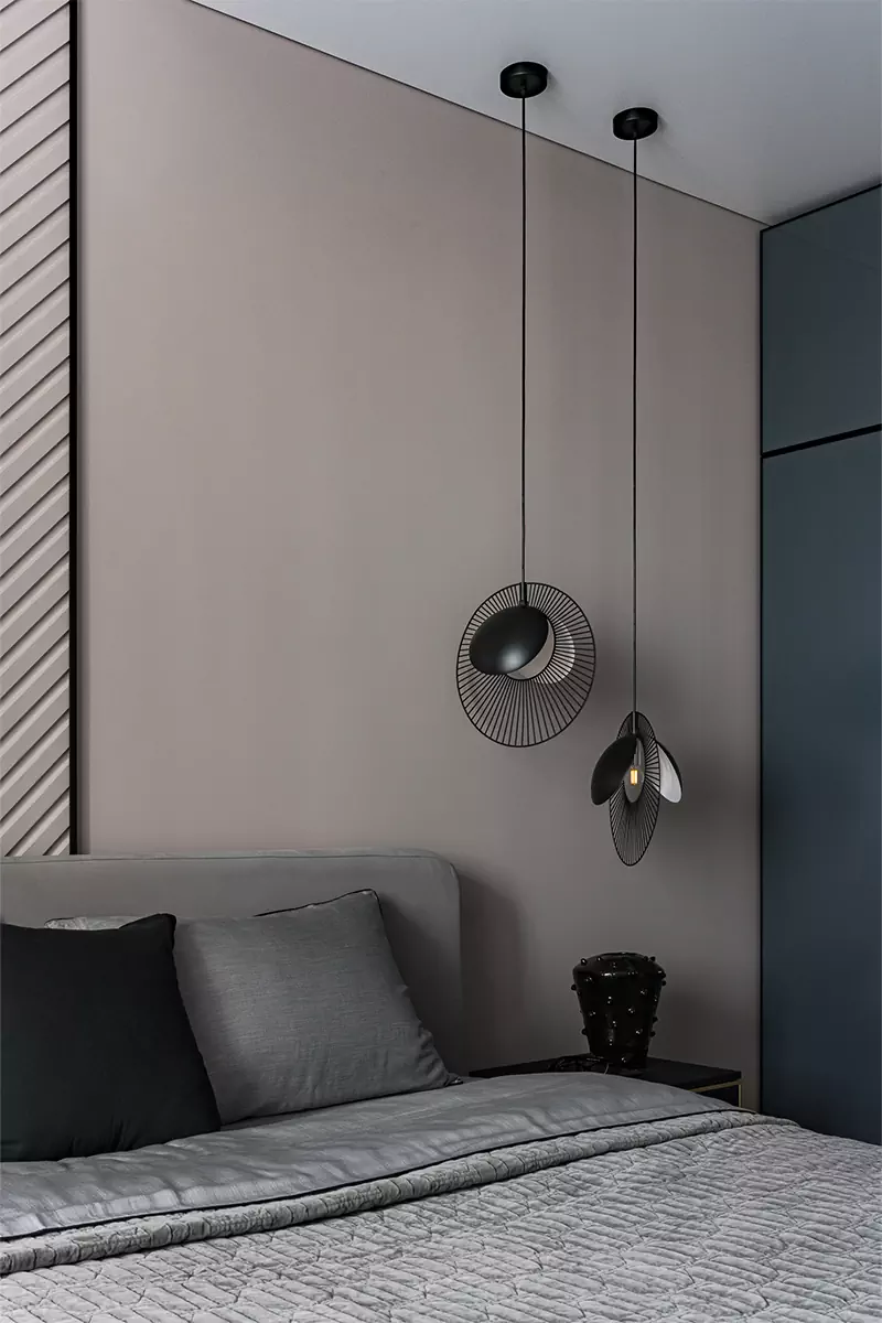 Интерьер семейной квартиры с акцентной покраской стен — проект Юлии Лезовой