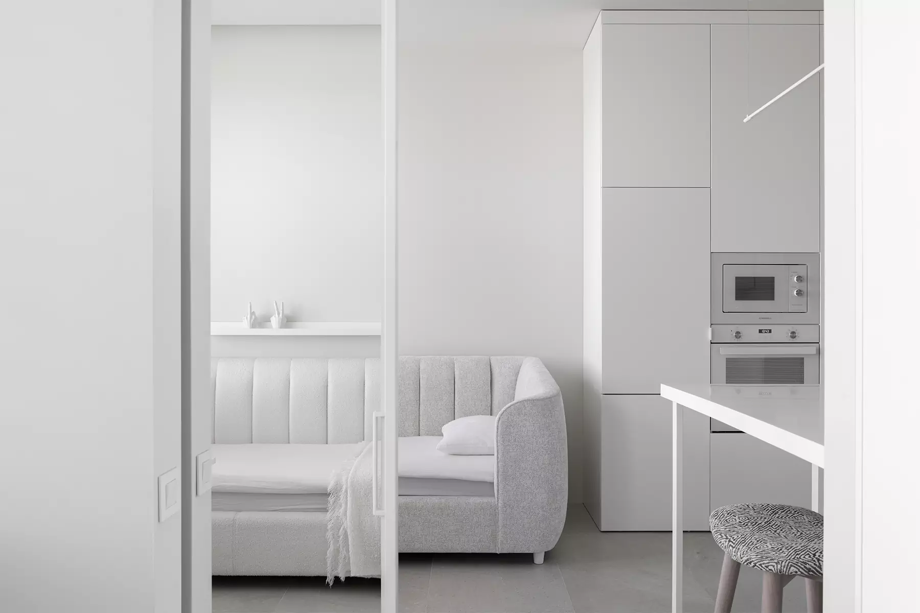 Располагающий к отдыху интерьер небольших апартаментов для дизайнера — проект Юлии Сорокиной