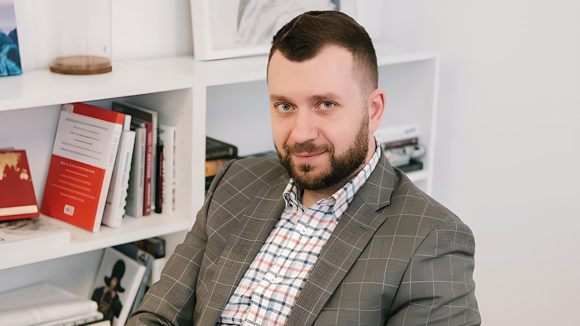 Степан Бугаев: «Дизайнерам прежде всего важно понимать, что они работают в сфере услуг» Степан Бугаев: «Дизайнерам прежде всего важно понимать, что они работают в сфере услуг»