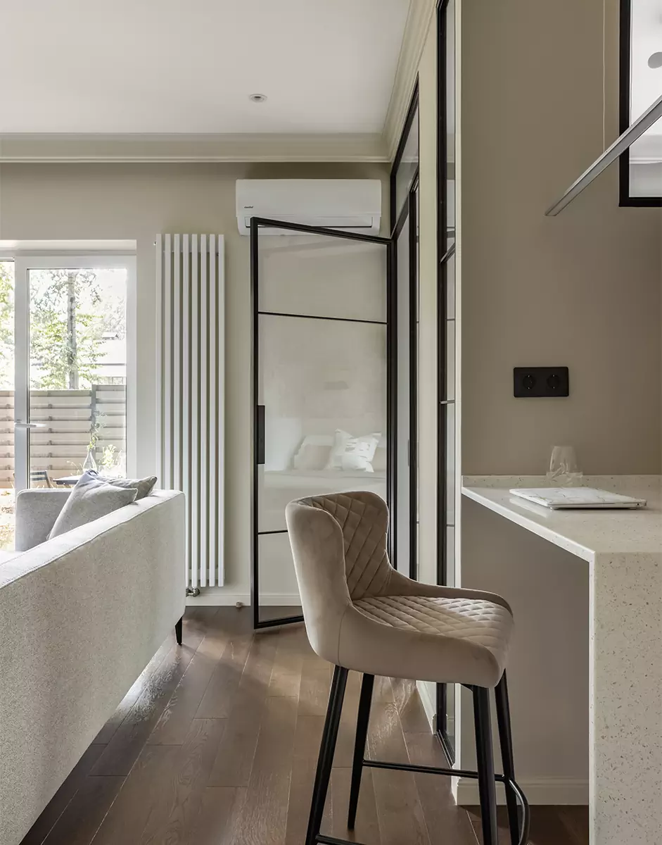 Лаконичный интерьер небольших апартаментов под сдачу в аренду — проект Альбины Кречетовой