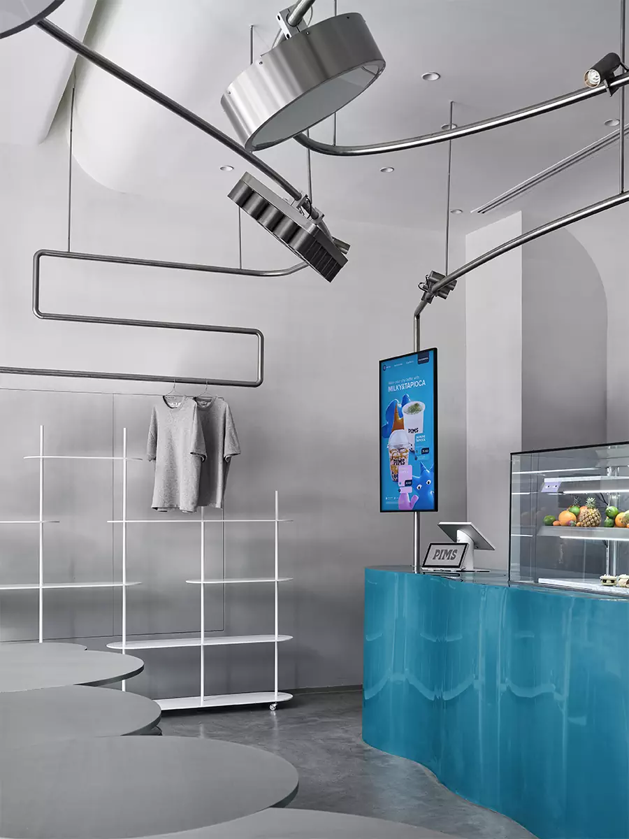 Свежий и воздушный интерьер дубайского филиала кафе PIMS – проект студии KIDZ