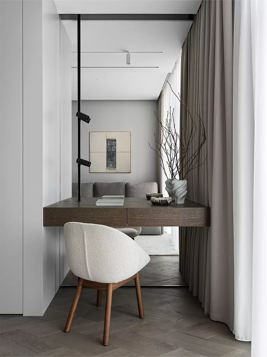 Спокойный интерьер московских апартаментов для молодой девушки — проект студии A&ES