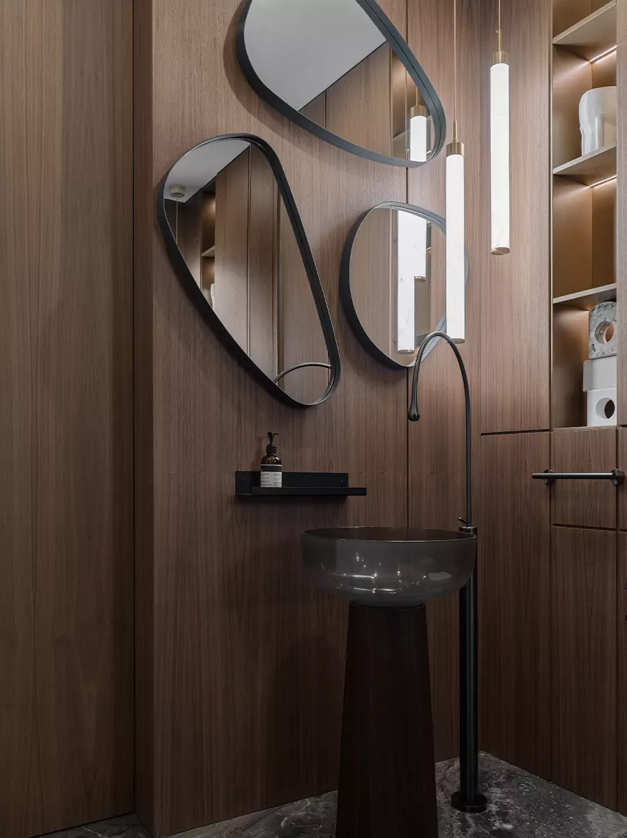 Гибкие формы и природные материалы в интерьере квартиры на Софийской набережной — проект студии Rubleva Design & Architecture