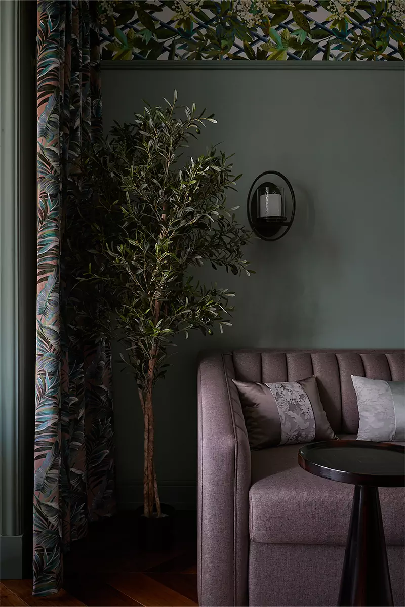 Нежный интерьер квартиры с цветочными мотивами и сотнями орхидей — проект Светланы Юрковой и студии Unik Design Team