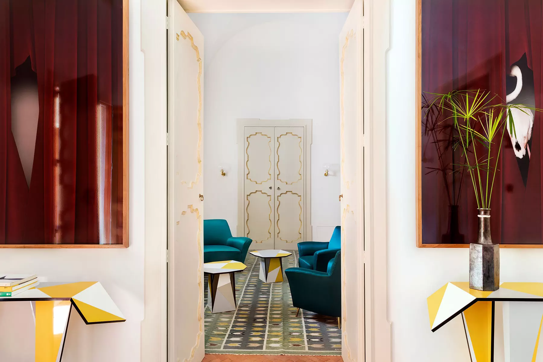 Сюрреалистичный интерьер бутик-отеля в королевском палаццо XIV века — проект Анны-Марии Энсельми