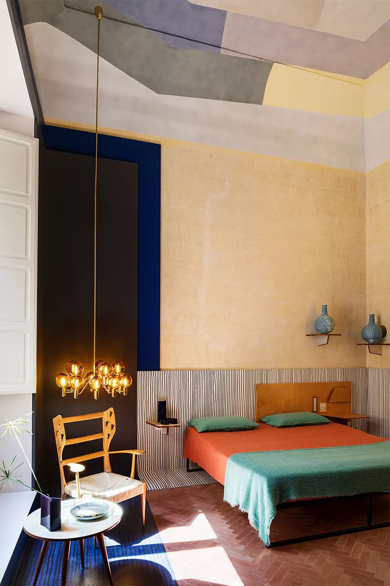 Сюрреалистичный интерьер бутик-отеля в королевском палаццо XIV века — проект Анны-Марии Энсельми