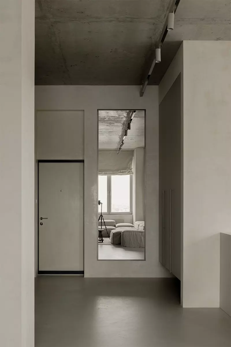 Искусство минимализма и очарование эстетики ваби-саби в минской квартире — проект Влада Кудина