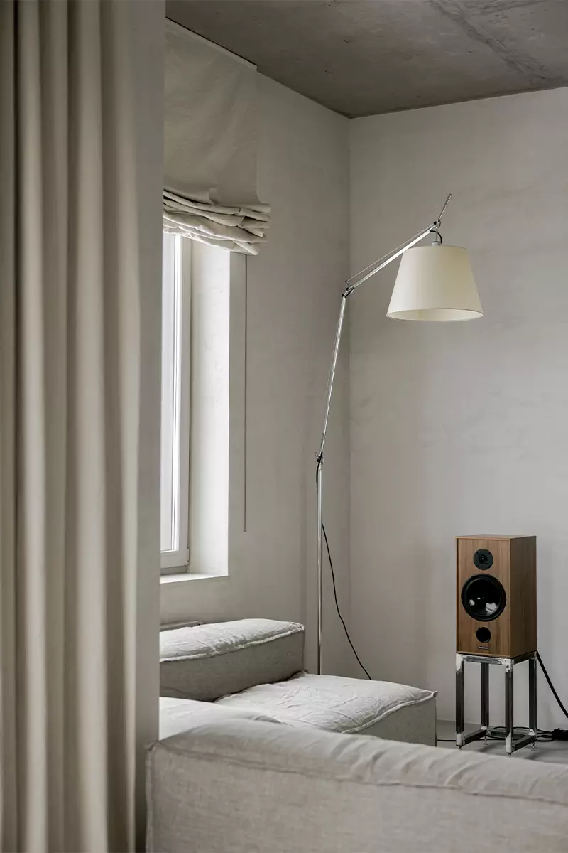 Искусство минимализма и очарование эстетики ваби-саби в минской квартире — проект Влада Кудина