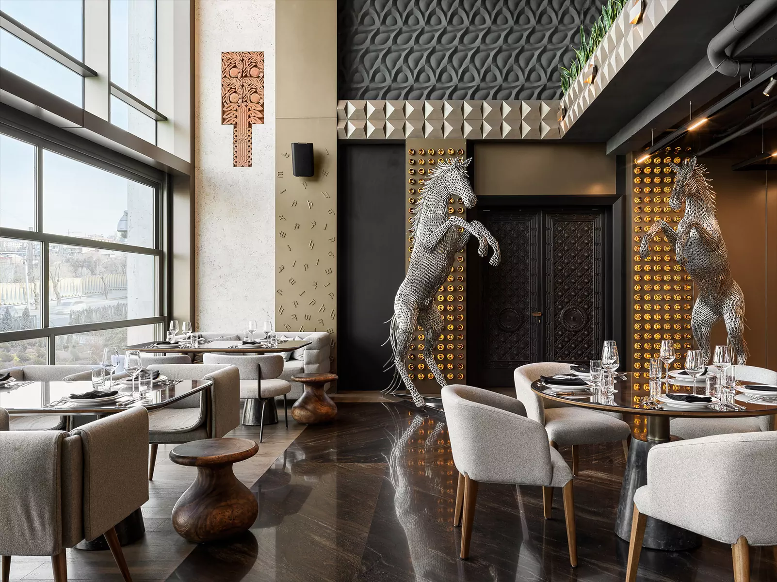 Отсылки к локальной культуре в интерьере премиального ресторана в Ереване — проект Elena Krylova Studio