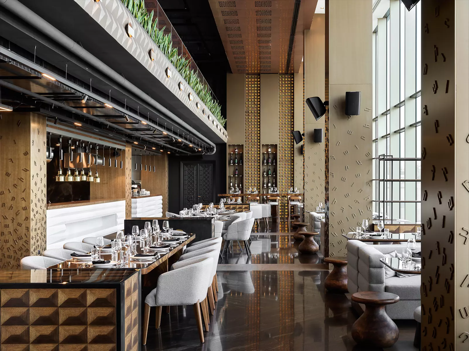 Отсылки к локальной культуре в интерьере премиального ресторана в Ереване — проект Elena Krylova Studio