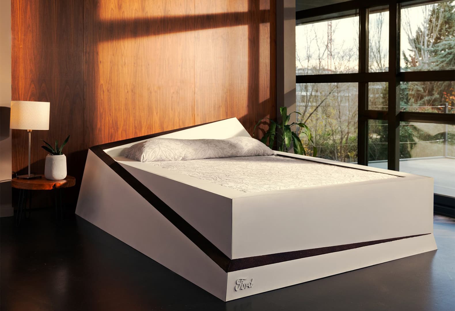 Кровать Lane-Keeping Bed от Ford. Фото: Ford