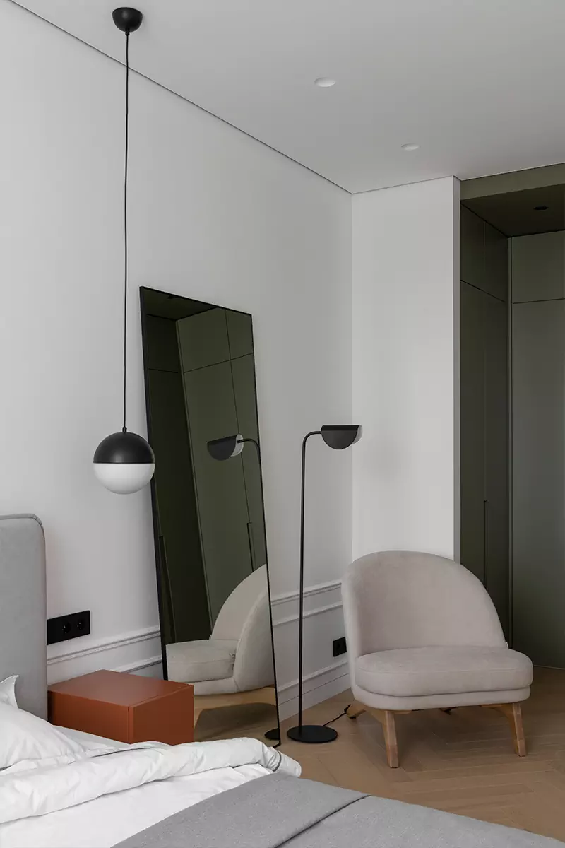 Сбалансированный микс классики и минимализма в интерьере небольшой квартиры — проект Бюро 48