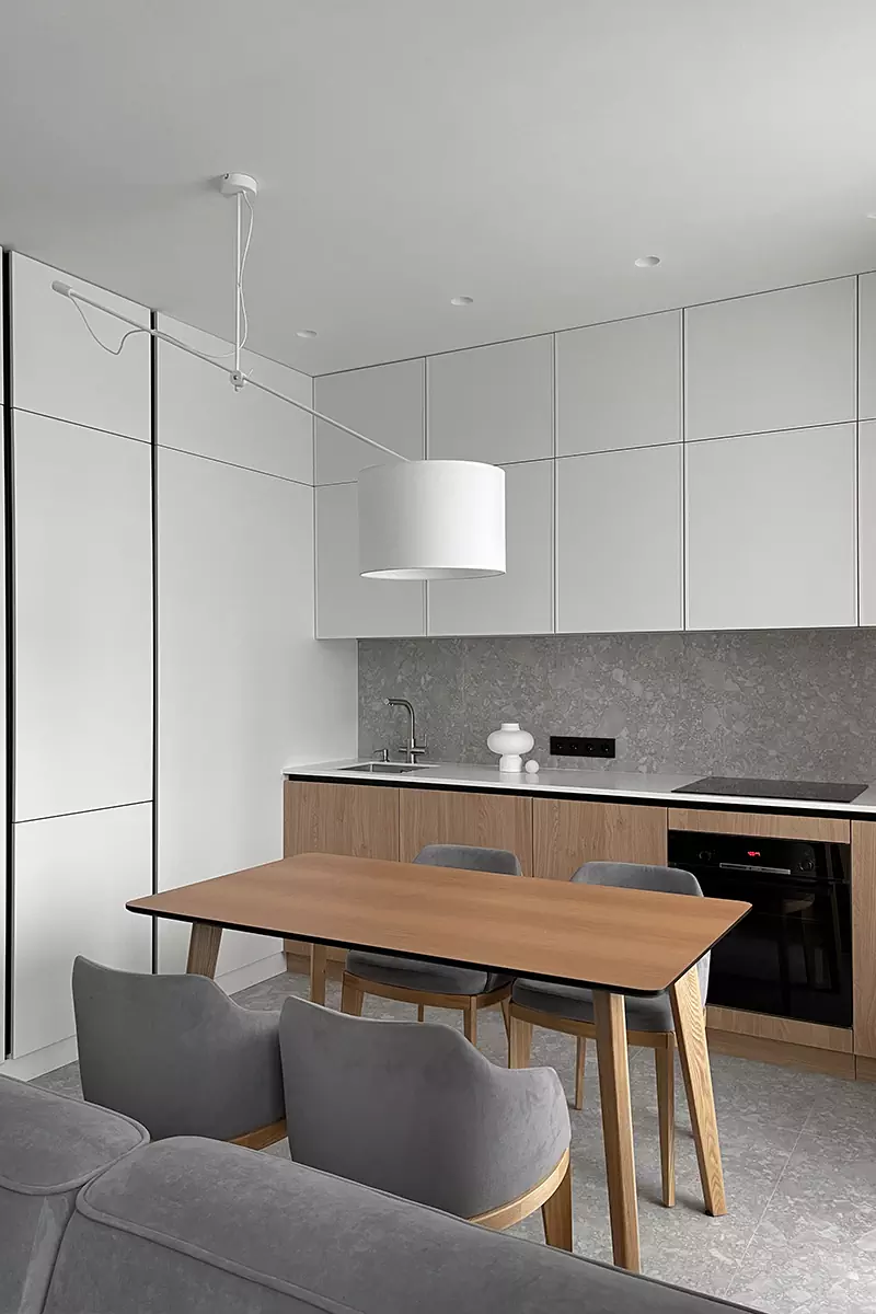 Сбалансированный микс классики и минимализма в интерьере небольшой квартиры — проект Бюро 48