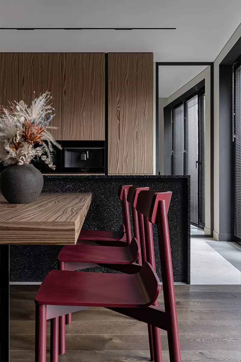 Бордовые акценты в интерьере екатеринбургской квартиры для молодой пары — проект RTUT Design