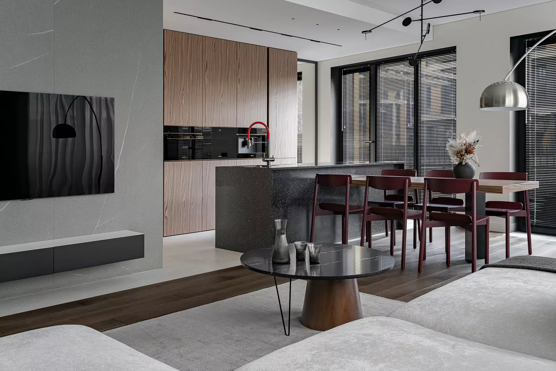 Бордовые акценты в интерьере екатеринбургской квартиры для молодой пары — проект RTUT Design