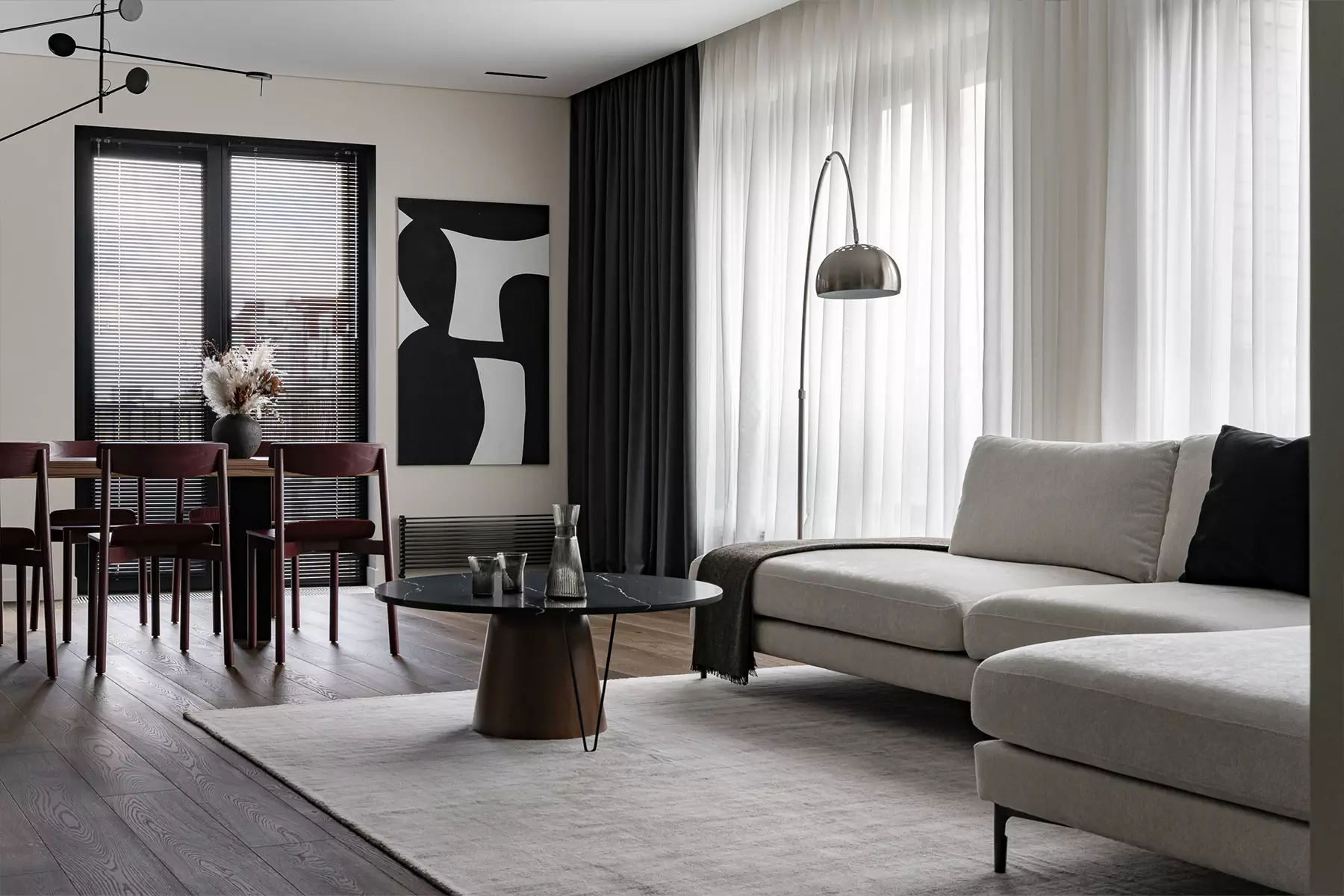 Бордовые акценты в интерьере екатеринбургской квартиры для молодой пары — проект RTUT Design