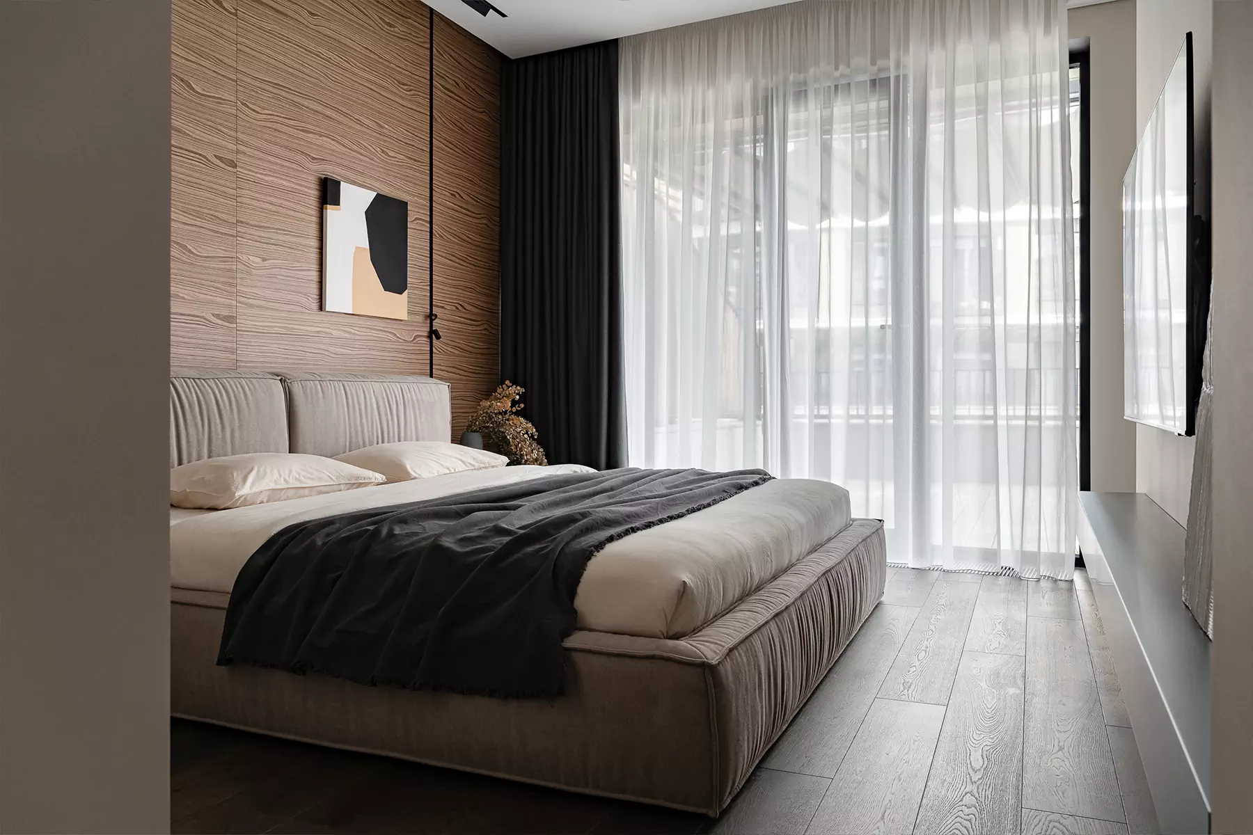 Бордовые акценты в интерьере екатеринбургской квартиры для молодой пары — проект RTUT Design