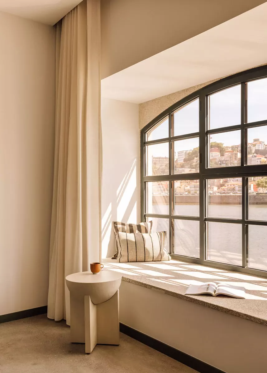 Ремесленные детали и средиземноморская легкость в интерьере пятизвездочного отеля — проект архитектурной студии Metro Urbe и Quiet Studios