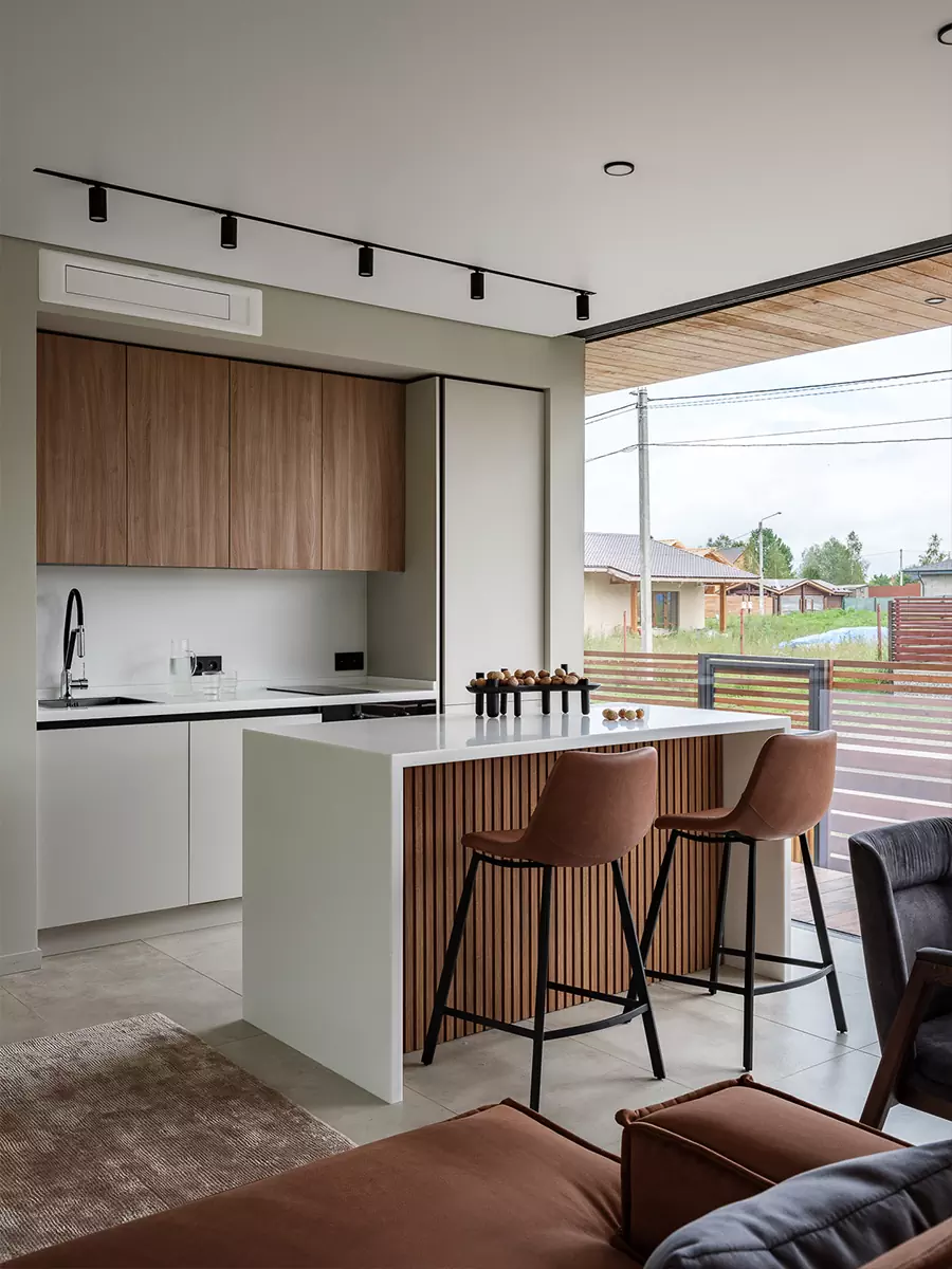 Универсальный и сдержанный интерьер одноэтажного дома в Подмосковье — проект Давида Мерденова