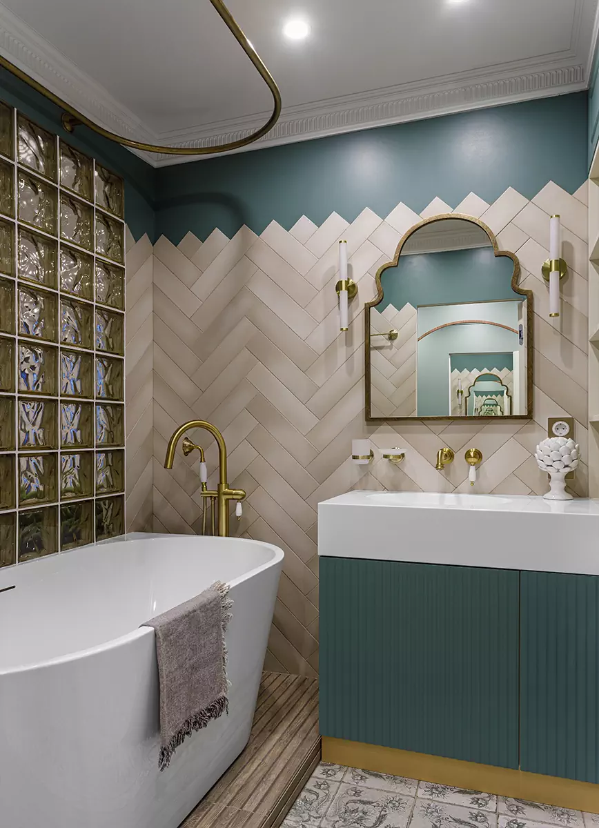 Яркие краски в элегантном интерьере квартиры для взрослой женщины — проект студии GuDesign