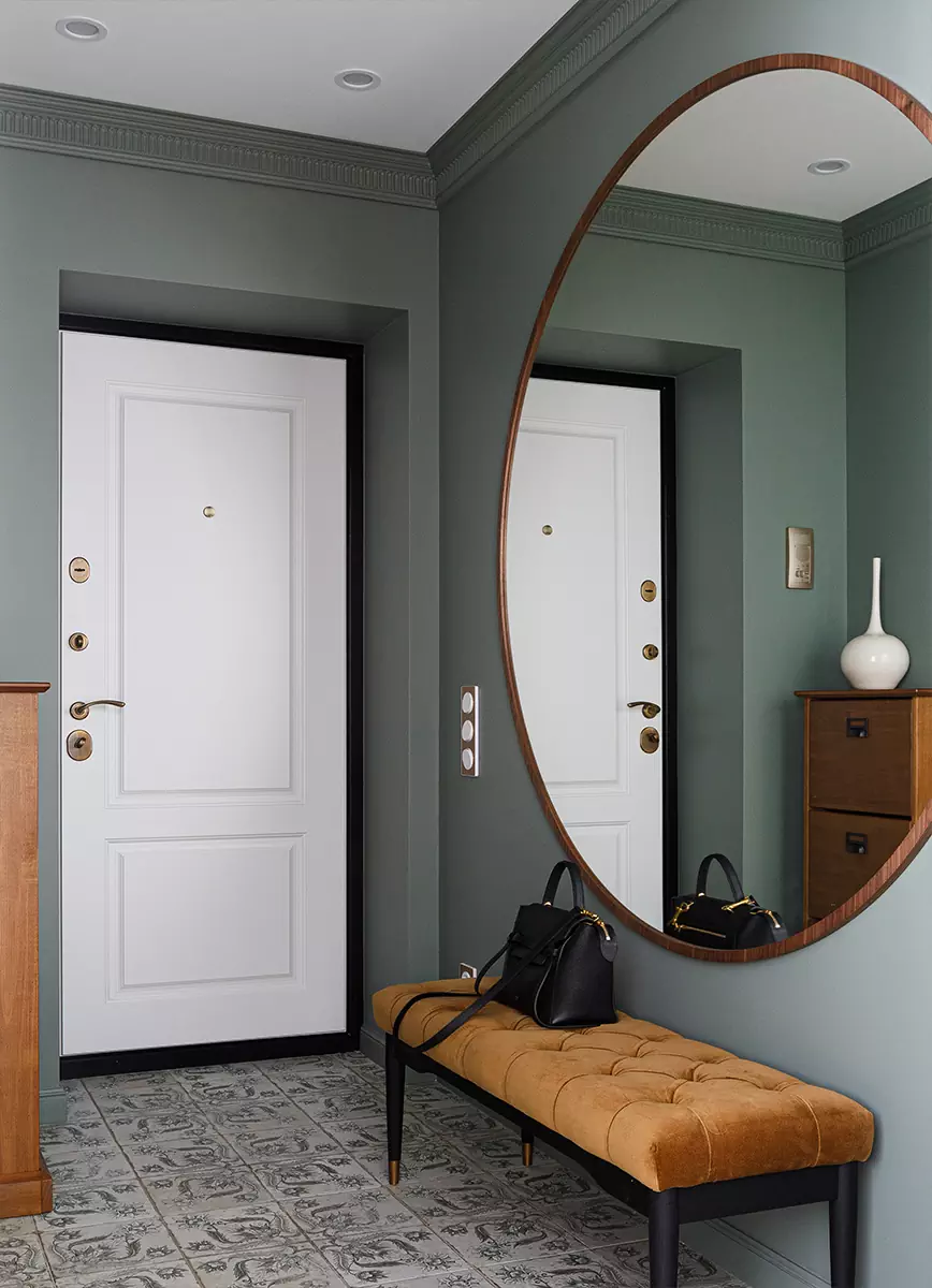 Яркие краски в элегантном интерьере квартиры для взрослой женщины — проект студии GuDesign