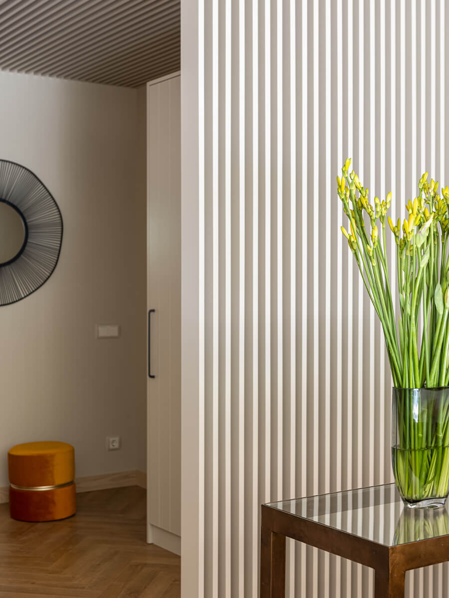 Современное искусство и яркие акценты в интерьере квартиры с террасой — проект Елены Ерашевич