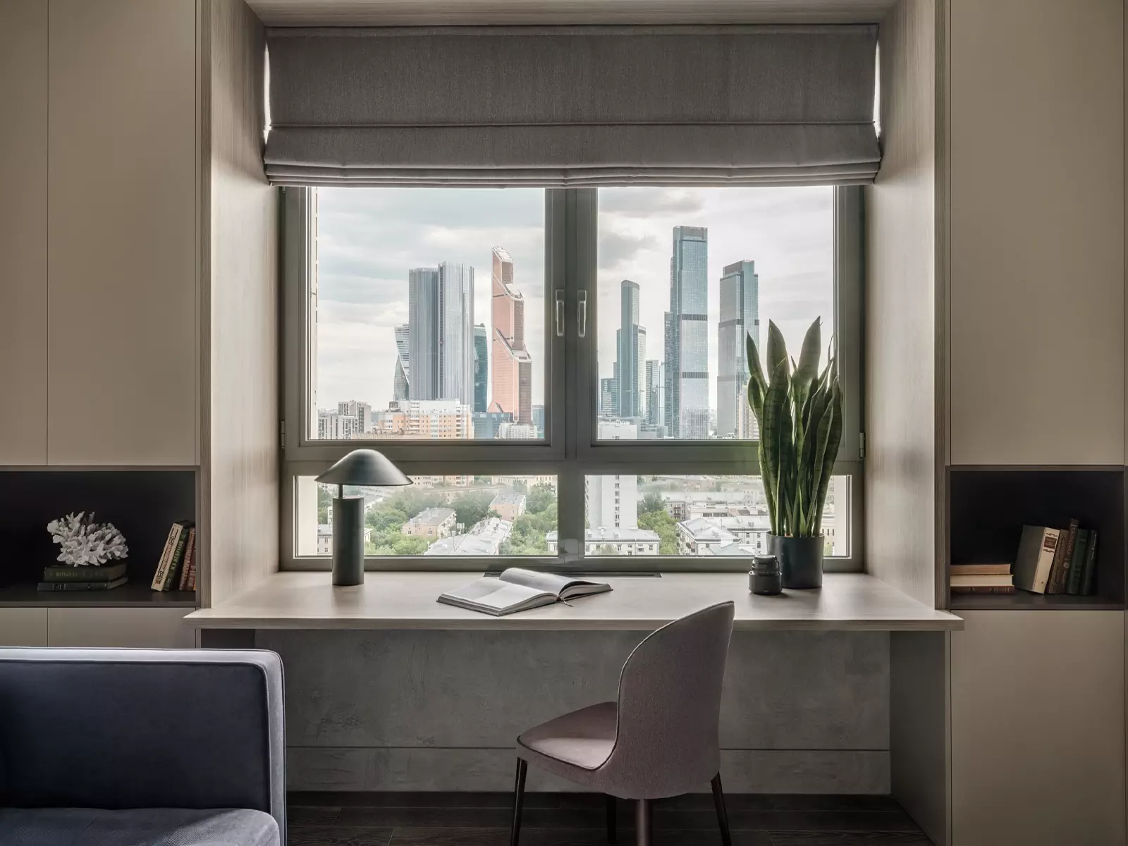 Тактильные материалы и гармоничная палитра в интерьере для взрослой пары — проект студии дизайна БЕЛЯКОВА & КАРАЯНИ