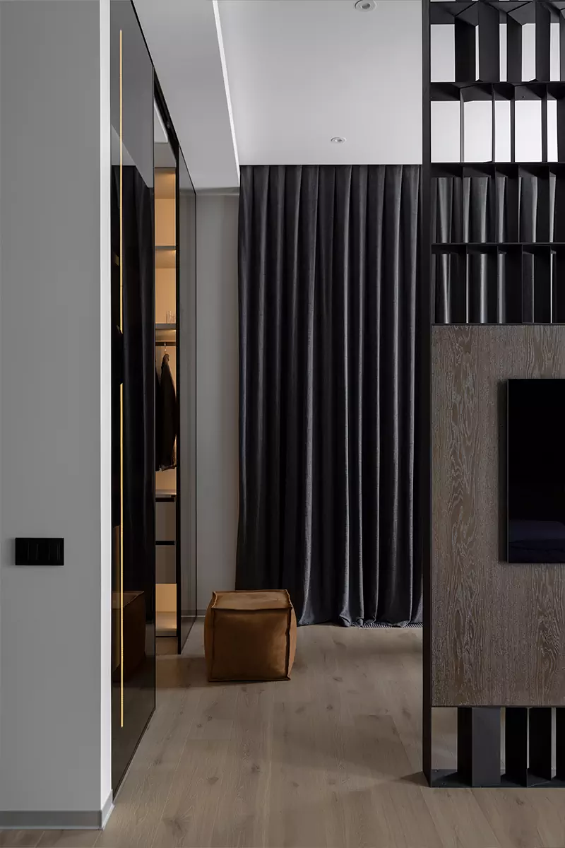 Брутальный, но чувственный интерьер пентхауса с открытой террасой — проект Insight-Studio