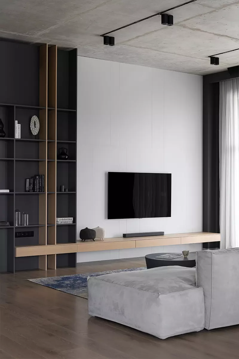 Брутальный, но чувственный интерьер пентхауса с открытой террасой — проект Insight-Studio