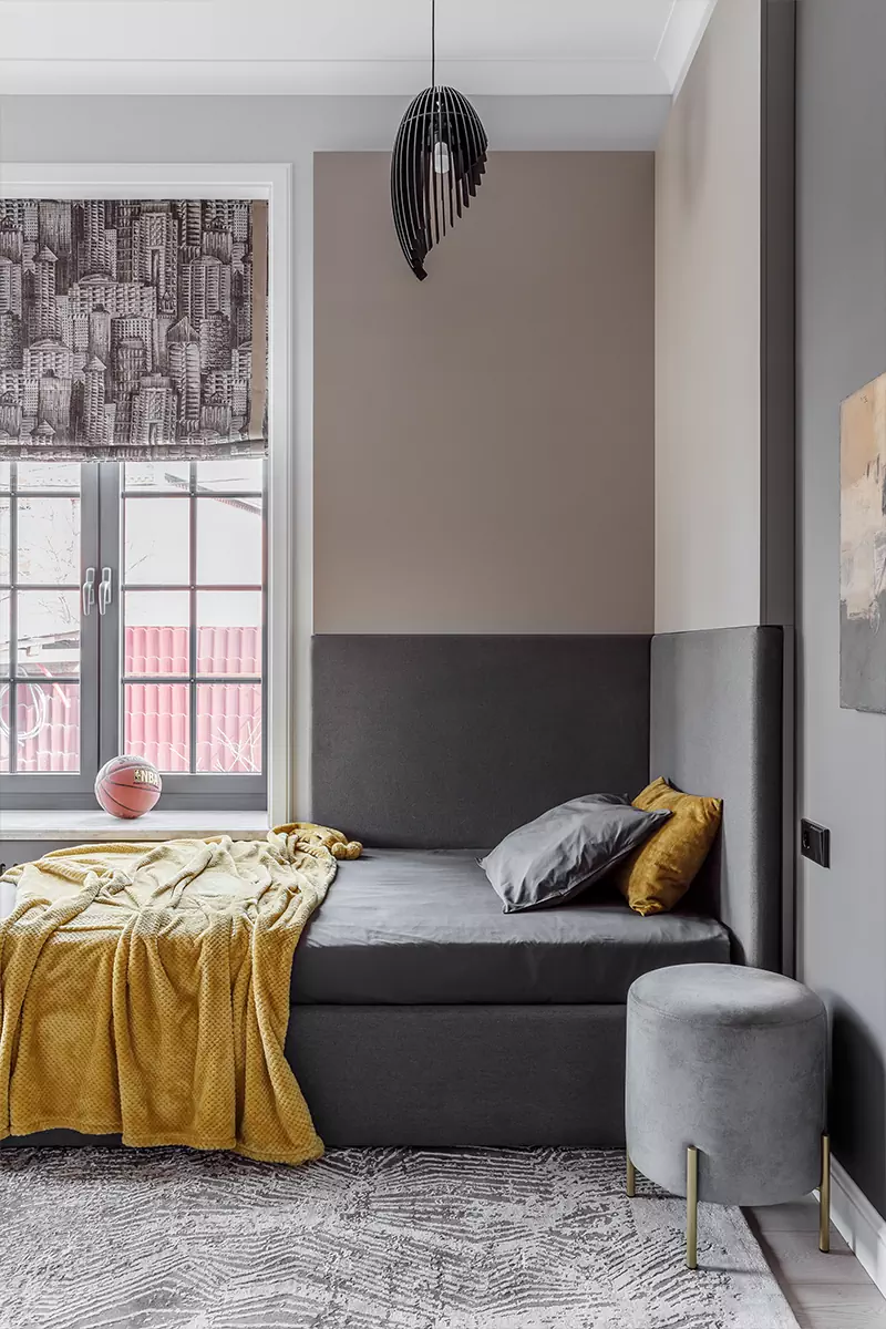 Интерьер семейного дома с французским настроением и библиотекой в английском стиле — проект Ларисы Зверевой