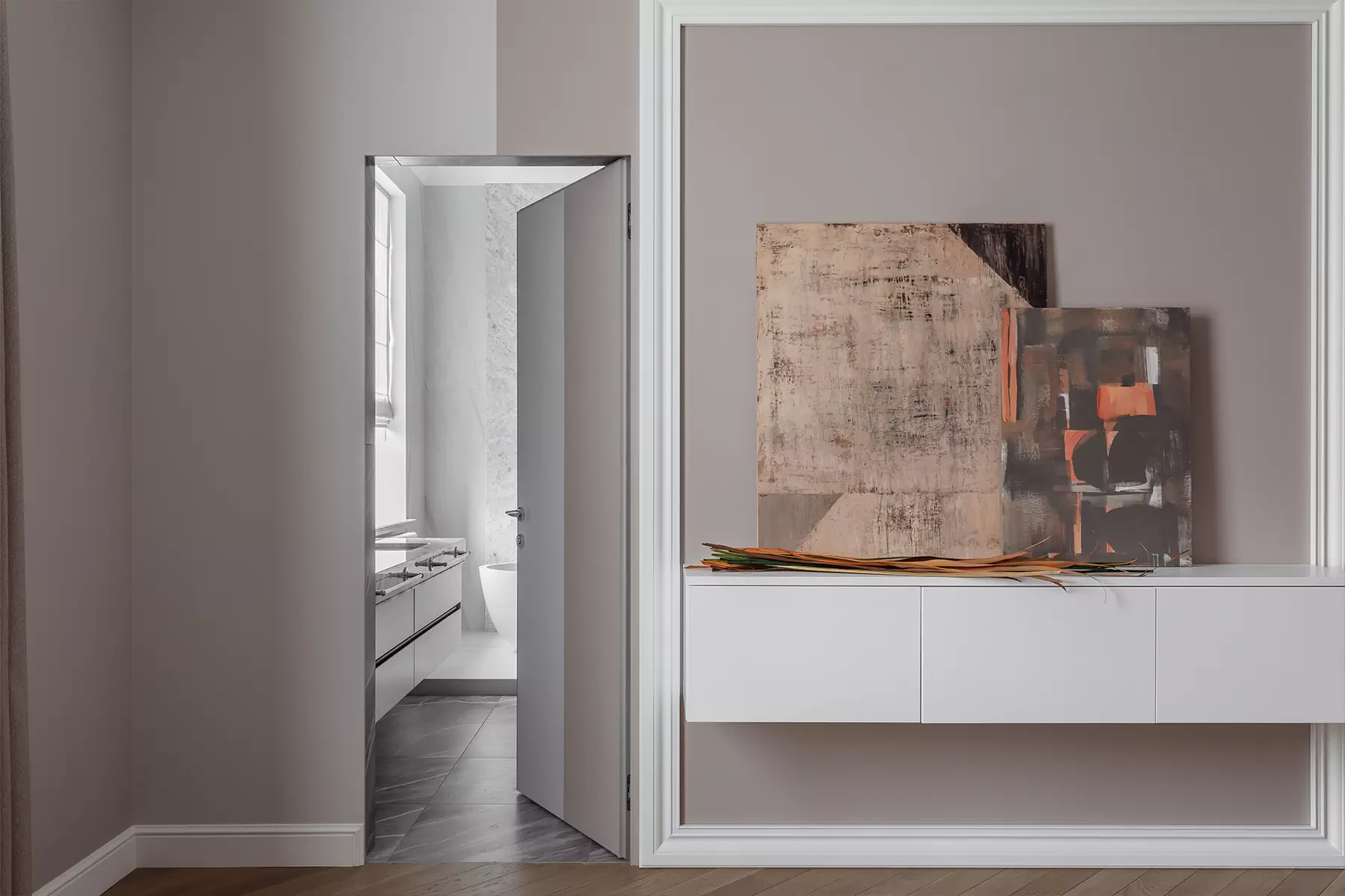 Интерьер семейного дома с французским настроением и библиотекой в английском стиле — проект Ларисы Зверевой