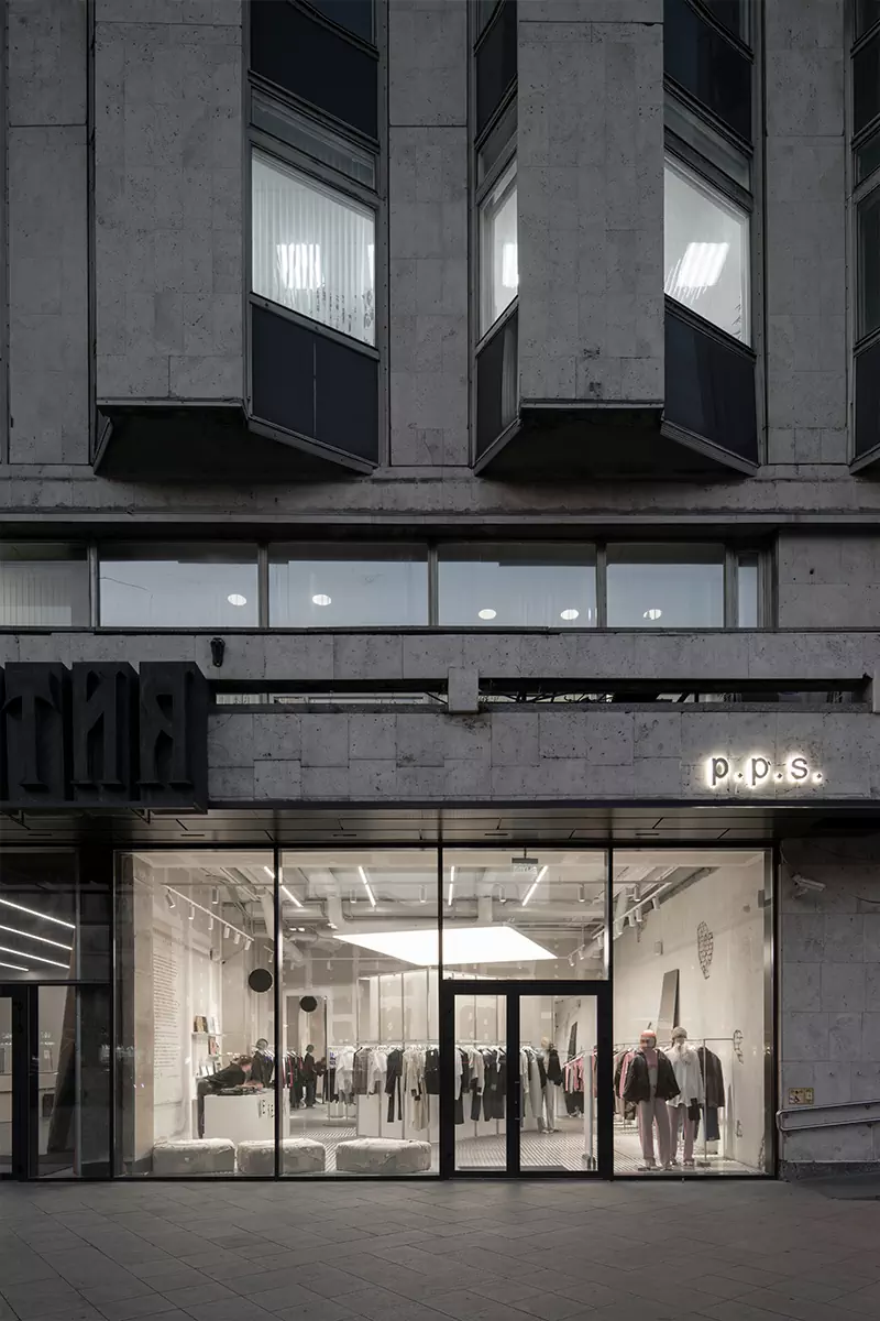 Концептуальный интерьер флагманского магазина в здании газеты «Известия» — проект бюро nao