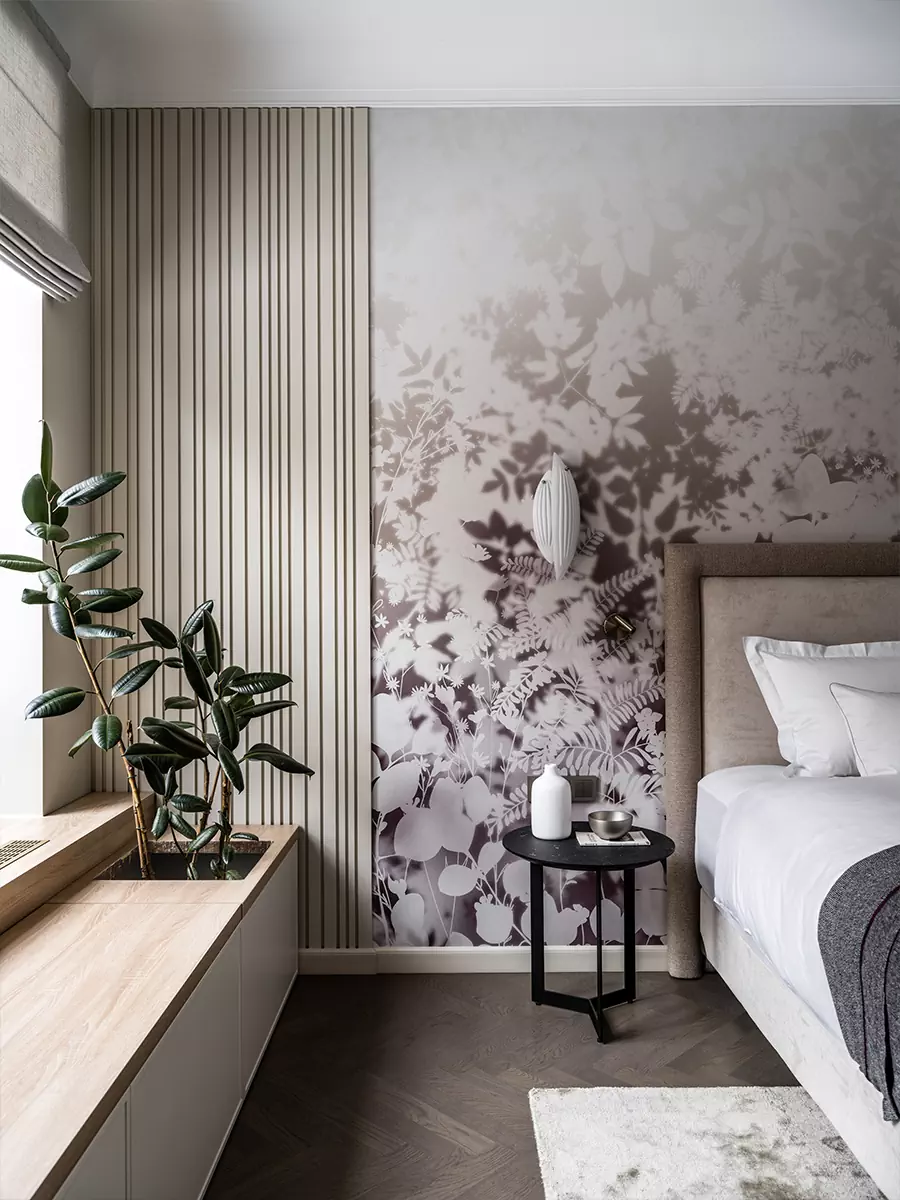 Предметы с историей и сложные цветовые сочетания в интерьере квартиры для психолога — проект студии YU Design