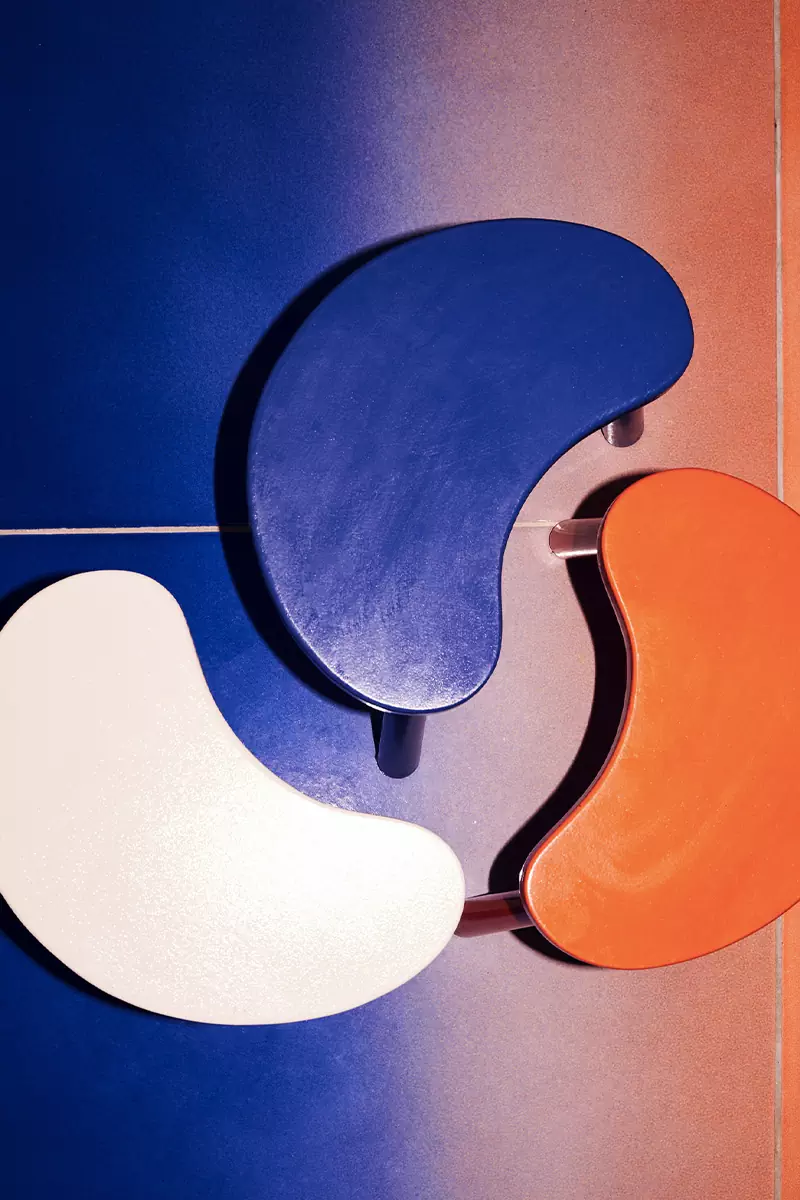 Ретро-футуристичная атмосфера в интерьере модной парижской кофейни — проект коллектива Uchronia