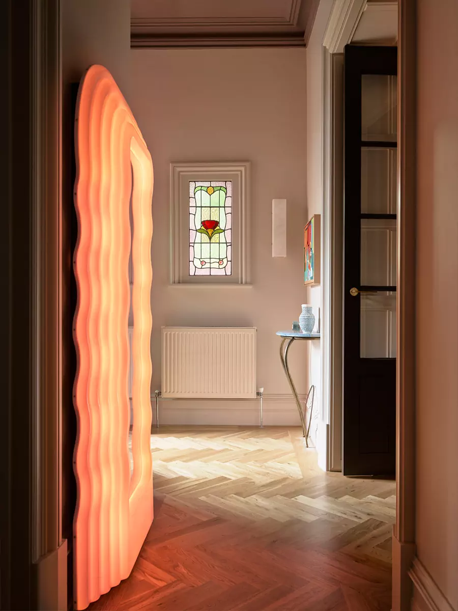 Тысяча и одна деталь в красочном интерьере загородного дома в эдвардианском стиле — проект Flack Studio