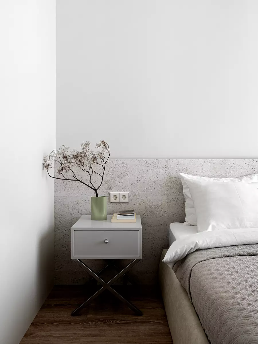 Лаконичный интерьер квартиры со сложной геометрией с акцентным санузлом — проект студии Пора